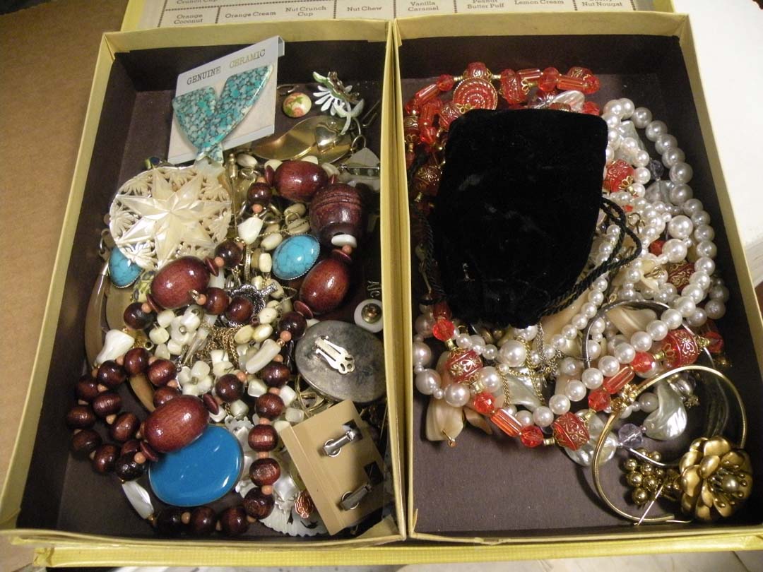 Auction photo 75